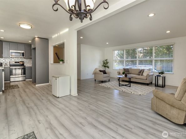 2807 S 282nd Street, Federal Way WA 98003