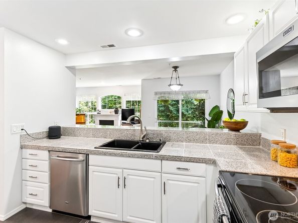 1940 S 368th Place 1940, Federal Way WA 98003