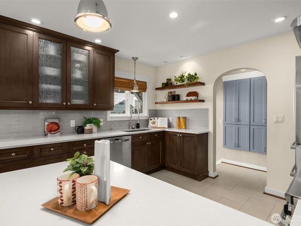 3759 SW Grayson Street, Seattle WA 98126