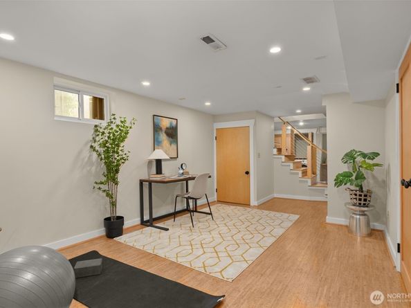 3759 SW Grayson Street, Seattle WA 98126