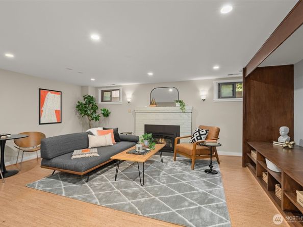 3759 SW Grayson Street, Seattle WA 98126