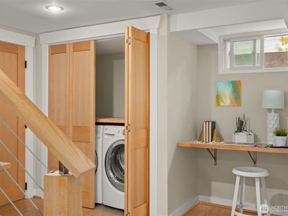 3759 SW Grayson Street, Seattle WA 98126