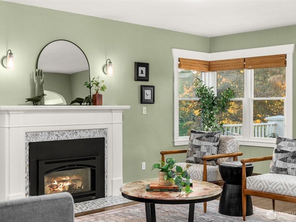 3759 SW Grayson Street, Seattle WA 98126
