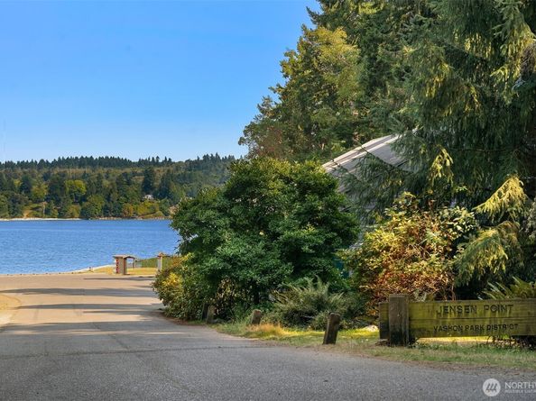 9705 SW Burton Drive, Vashon WA 98070