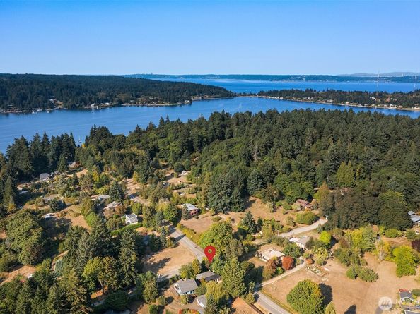 9705 SW Burton Drive, Vashon WA 98070