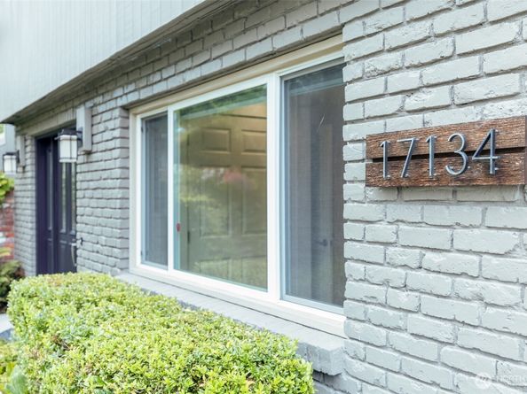 17134 NE 8th Place, Bellevue WA 98008