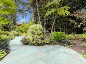 17134 NE 8th Place, Bellevue WA 98008