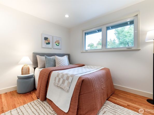 17134 NE 8th Place, Bellevue WA 98008