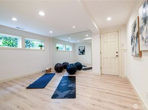 17134 NE 8th Place, Bellevue WA 98008