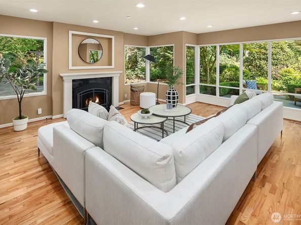 8300 SE 82nd Street, Mercer Island WA 98040