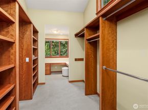 8300 SE 82nd Street, Mercer Island WA 98040