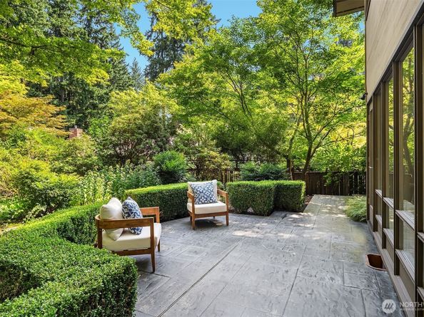 8300 SE 82nd Street, Mercer Island WA 98040