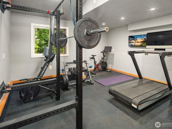 8300 SE 82nd Street, Mercer Island WA 98040