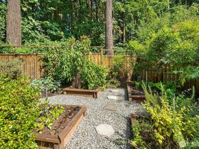 8300 SE 82nd Street, Mercer Island WA 98040