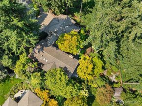 8300 SE 82nd Street, Mercer Island WA 98040