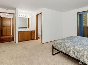 921 Pershing Ave 101, Bremerton WA 98312