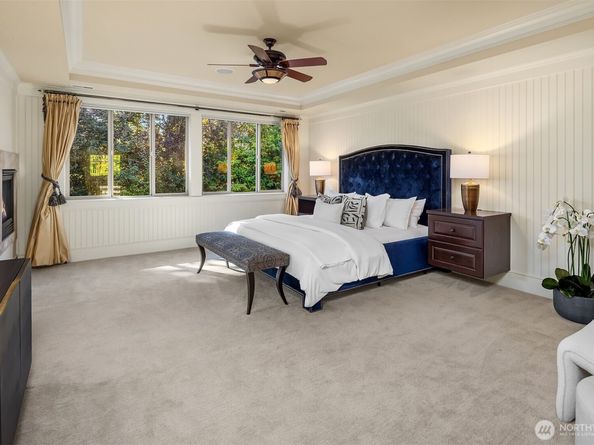 805 92nd Avenue NE, Bellevue WA 98004