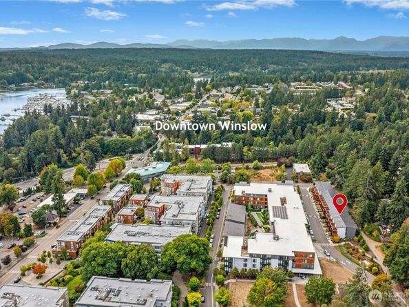 744 Hanami Lane NE, Bainbridge Island WA 98110
