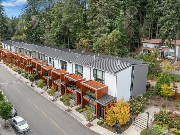 744 Hanami Lane NE, Bainbridge Island WA 98110