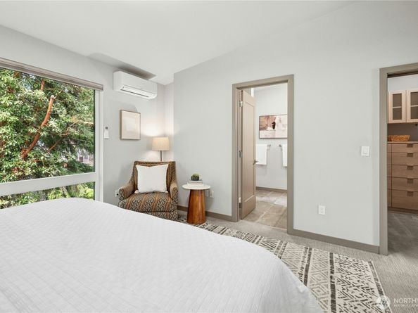 744 Hanami Lane NE, Bainbridge Island WA 98110