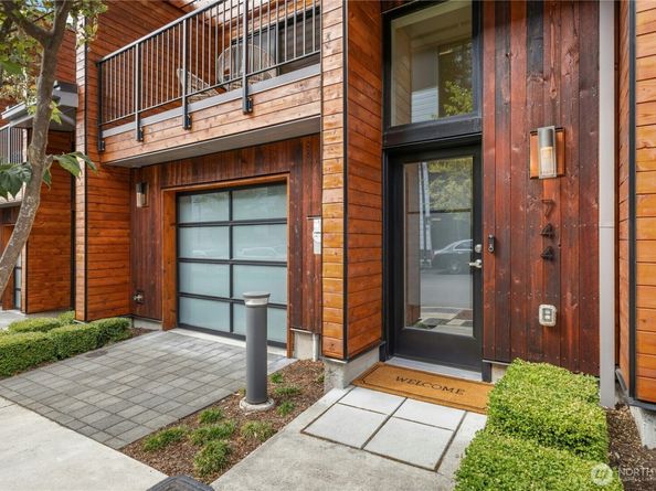 744 Hanami Lane NE, Bainbridge Island WA 98110