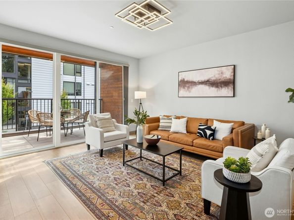 744 Hanami Lane NE, Bainbridge Island WA 98110
