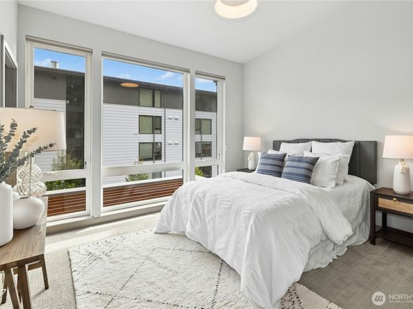 744 Hanami Lane NE, Bainbridge Island WA 98110