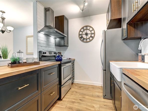12510 NE 130th Way B103, Kirkland WA 98034
