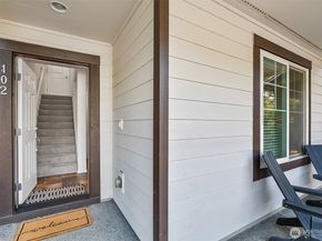 10370 156th Place NE 102, Redmond WA 98052