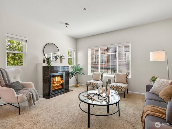 10370 156th Place NE 102, Redmond WA 98052