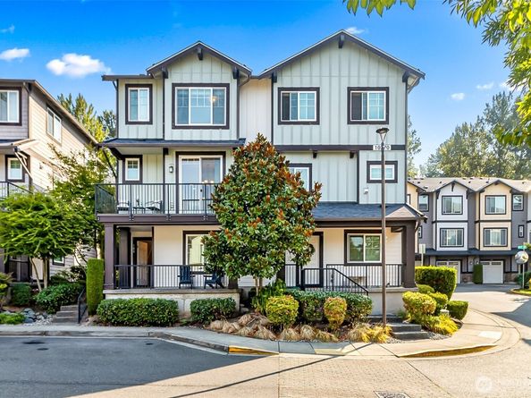 10370 156th Place NE 102, Redmond WA 98052