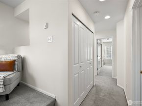 10370 156th Place NE 102, Redmond WA 98052