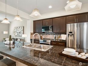 10370 156th Place NE 102, Redmond WA 98052