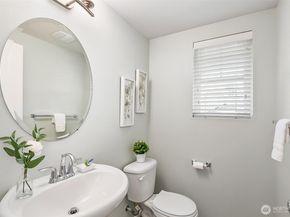 10370 156th Place NE 102, Redmond WA 98052