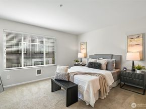 10370 156th Place NE 102, Redmond WA 98052