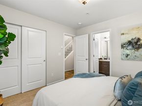 10370 156th Place NE 102, Redmond WA 98052