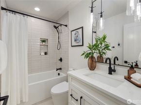 19926 68th Avenue NE, Kenmore WA 98028
