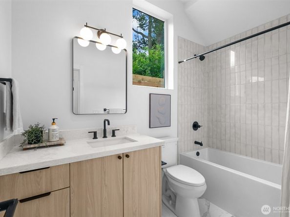 3424 20th Avenue S, Seattle WA 98144