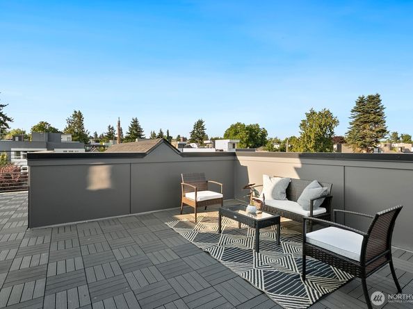 2037 NW 61st Street B, Seattle WA 98107