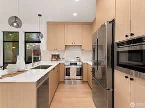 2037 NW 61st Street B, Seattle WA 98107