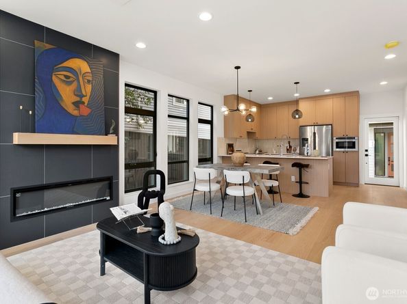 2037 NW 61st Street B, Seattle WA 98107