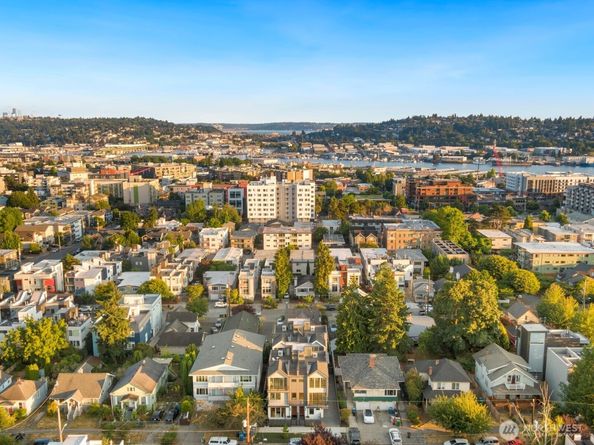 2037 NW 61st Street B, Seattle WA 98107