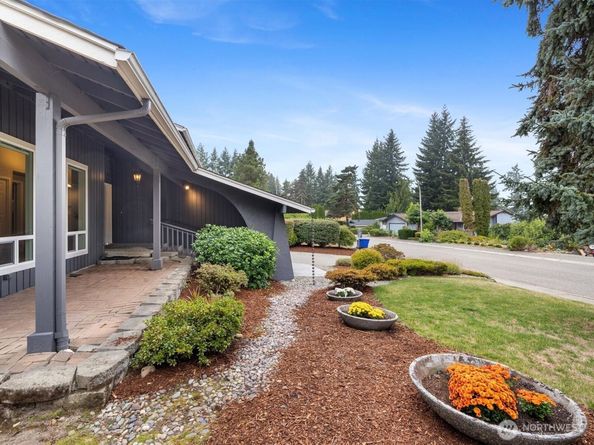15037 SE 47th Street, Bellevue WA 98006
