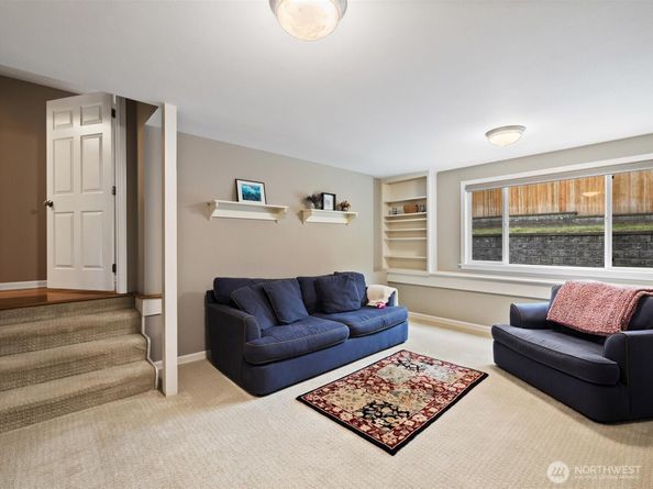 15037 SE 47th Street, Bellevue WA 98006