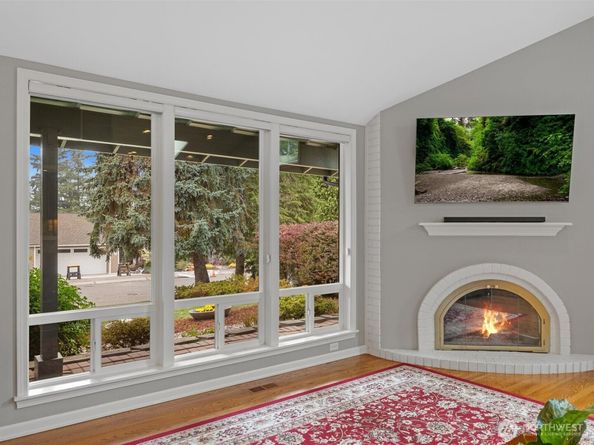 15037 SE 47th Street, Bellevue WA 98006