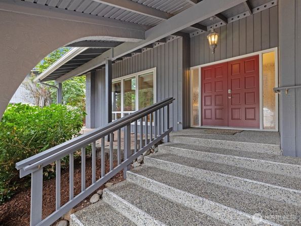 15037 SE 47th Street, Bellevue WA 98006