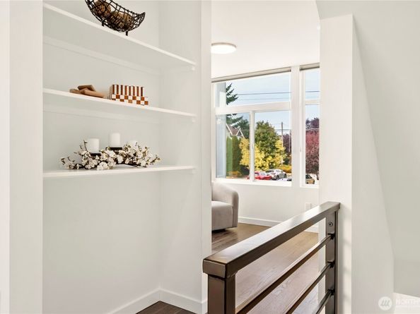 947 NW 56th Street, Seattle WA 98107
