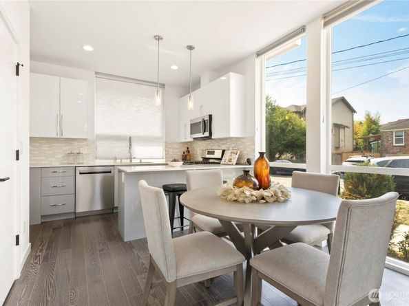 947 NW 56th Street, Seattle WA 98107