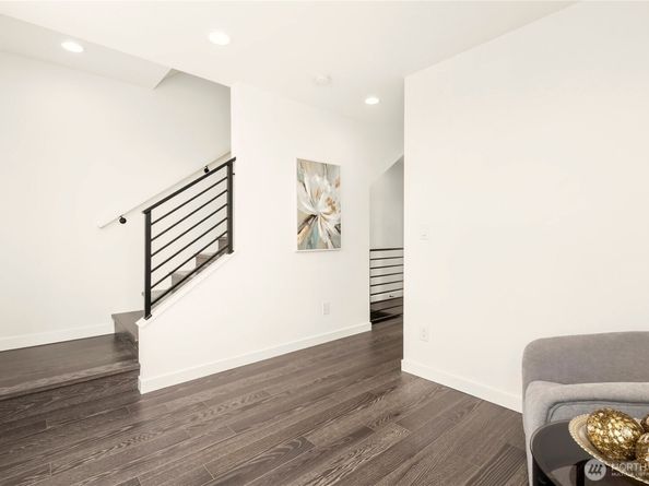 947 NW 56th Street, Seattle WA 98107