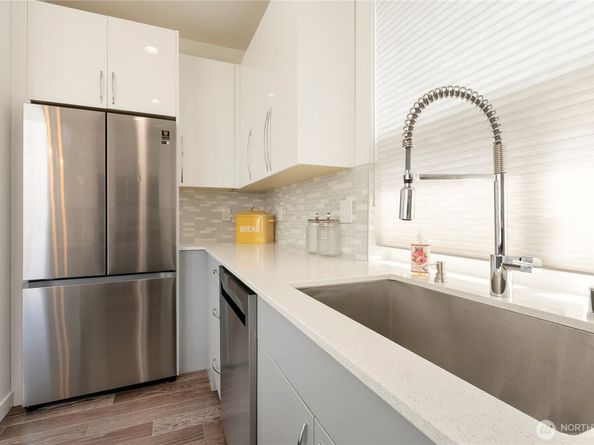 947 NW 56th Street, Seattle WA 98107